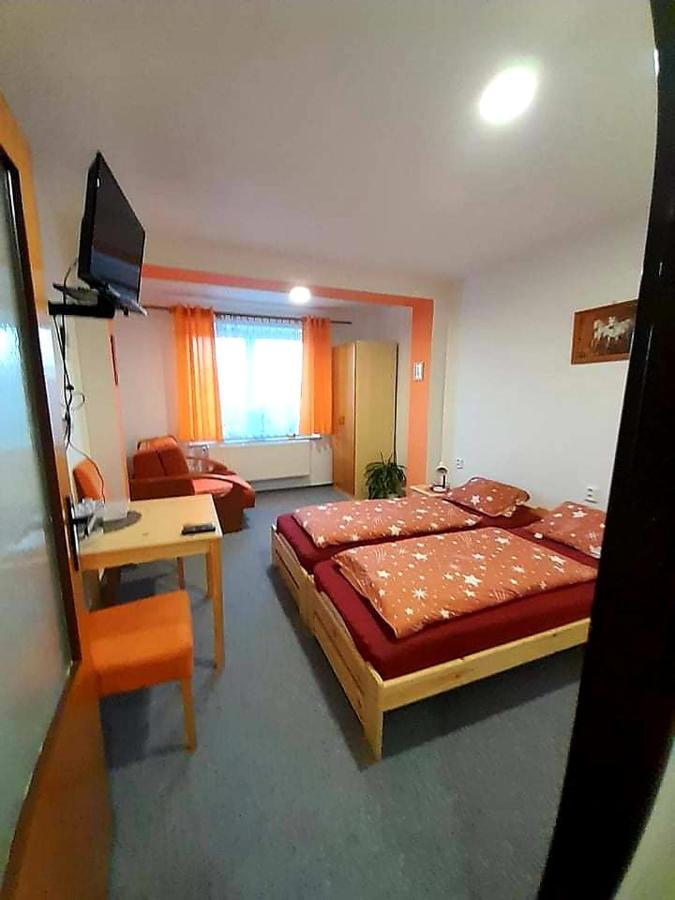 Pension Zita Znojmo Esterno foto